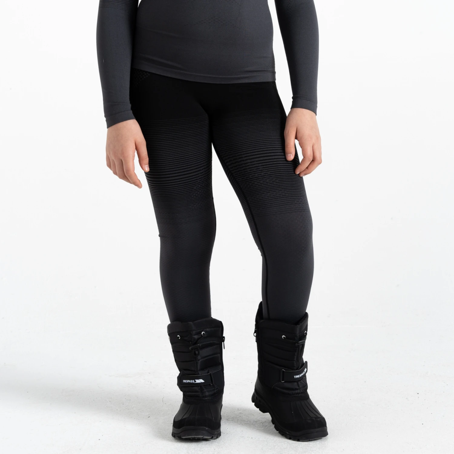 Dare 2b Ensemble De Sous-Vêtements Enfant - In The Zone II - G3N Black Gradient 5 Dare 2b Ensemble De Sous-Vêtements Enfant - In The Zone II - G3N Black Gradient – Image 3