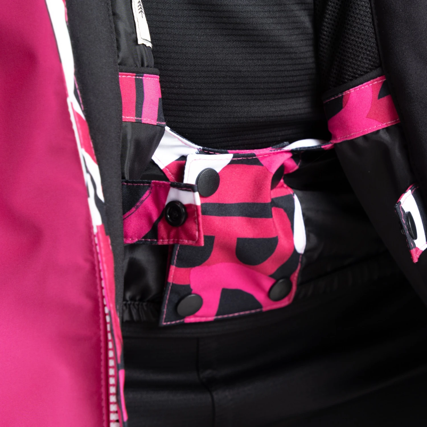 Dare 2b Veste Enfant - Traverse - J9Z Kids Ski Graffiti Print/Black 5 Dare 2b Veste Enfant - Traverse - J9Z Kids Ski Graffiti Print/Black – Image 3